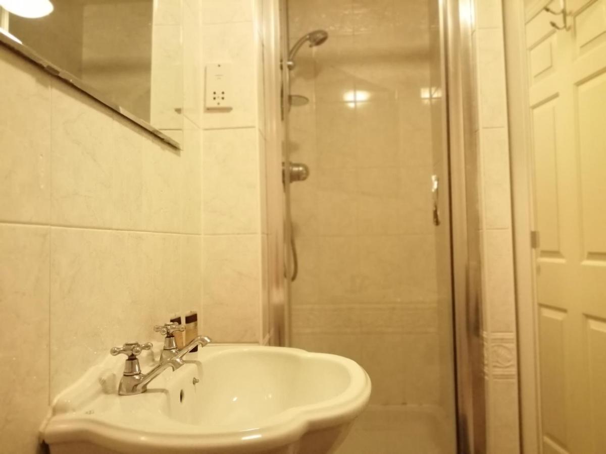 Spacious Townhouse With Sea Views Near Cardiff Barry Luaran gambar