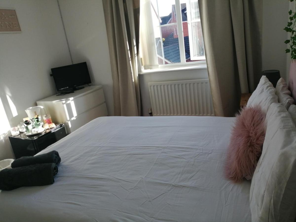 Spacious Townhouse With Sea Views Near Cardiff Barry Luaran gambar