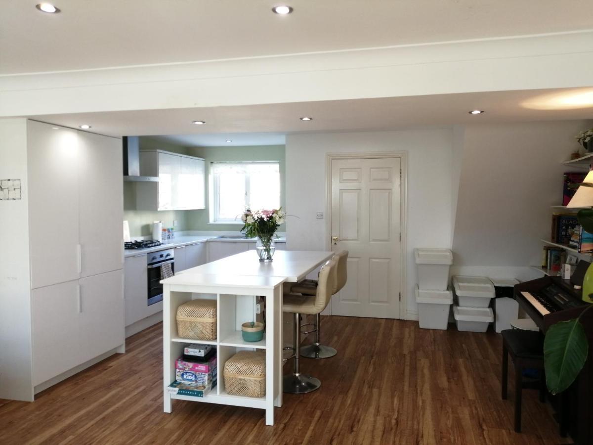 Spacious Townhouse With Sea Views Near Cardiff Barry Luaran gambar