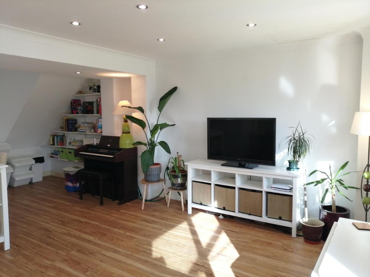 Spacious Townhouse With Sea Views Near Cardiff Barry Luaran gambar