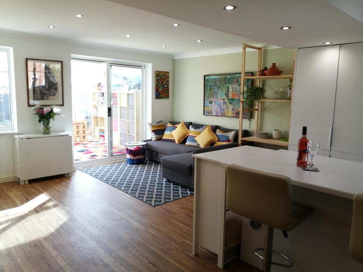 Spacious Townhouse With Sea Views Near Cardiff Barry Luaran gambar